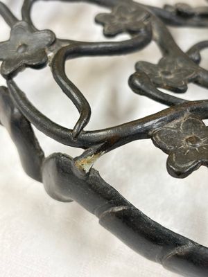 A large Chinese archaistic bronze 'Dragon' stand, Ming — photo 9