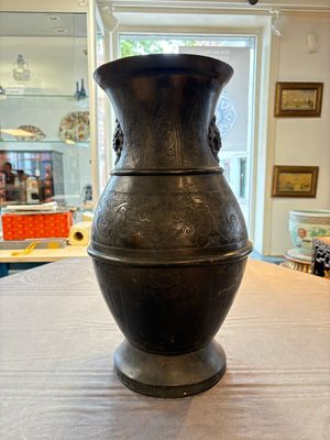 A large Chinese archaistic bronze 'hu' vase, Ming — 照片 2