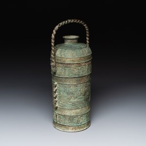 A large Chinese archaistic bronze wine vessel, 'you 卣', Ming — 照片 5