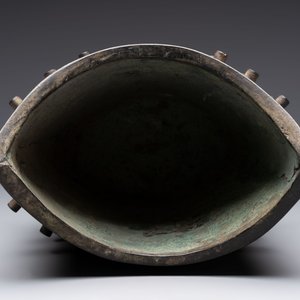 A large Chinese archaistic inscribed bronze bell, 'Zhong 鐘', Ming — 照片 6
