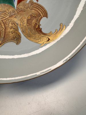 A large Chinese armorial dish with the arms of De Heere for the Dutch market, Qianlong, ca. 1735-1765 — foto 13