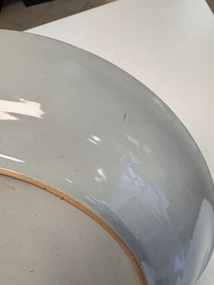 A large Chinese armorial dish with the arms of De Heere for the Dutch market, Qianlong, ca. 1735-1765 — foto 19