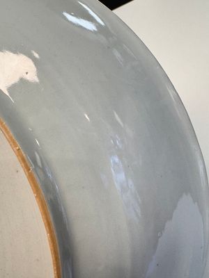 A large Chinese armorial dish with the arms of De Heere for the Dutch market, Qianlong, ca. 1735-1765 — foto 20
