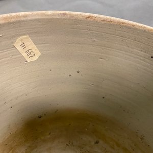 A large Chinese 'Bencharong' bowl and cover for the Thai market, mid 18th C. — 照片 24