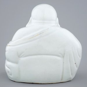 A large Chinese blanc de Chine porcelain Buddha, 19/20th C. — photo 4
