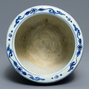 A large Chinese blue and white '8 immortals' censer, Wanli — 照片 8