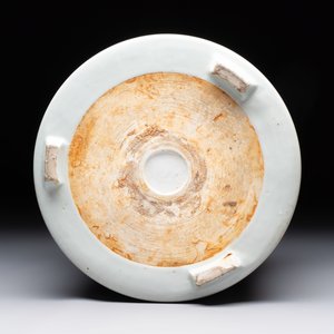 A large Chinese blue and white 'Ba Xian Zhu Shou 八仙祝壽‘ tripod censer, 19th C. — photo 7