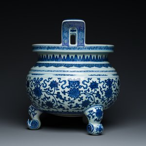 A large Chinese blue and white 'bajixiang' and 'lotus scrolls' tripod censer, Qianlong — photo 3