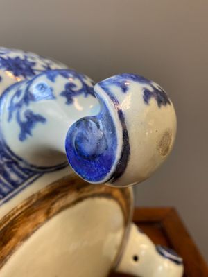 A large Chinese blue and white 'bajixiang' tripod censer with lotus scrolls, Qianlong — photo 14