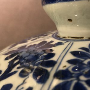 A large Chinese blue and white baluster jar and cover, Kangxi — photo 11