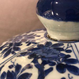 A large Chinese blue and white baluster jar and cover, Kangxi — 照片 10