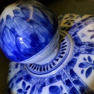 A large Chinese blue and white baluster jar and cover with floral panels, Kangxi — 照片 10
