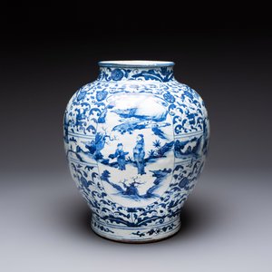 A large Chinese blue and white baluster vase with figures and landscapes, Transitional period — photo 2