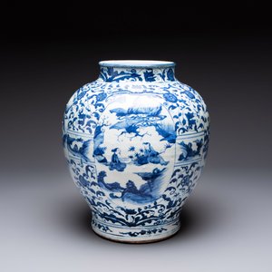 A large Chinese blue and white baluster vase with figures and landscapes, Transitional period — photo 3