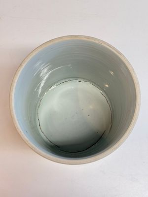 A large Chinese blue and white 'birds, bamboo and flowers' brush pot, Transitional period — foto 5