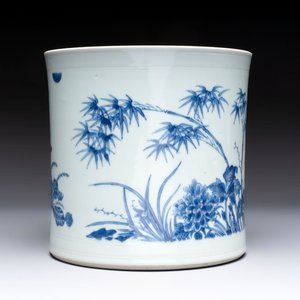 A large Chinese blue and white 'birds, bamboo and flowers' brush pot, Transitional period — foto 5