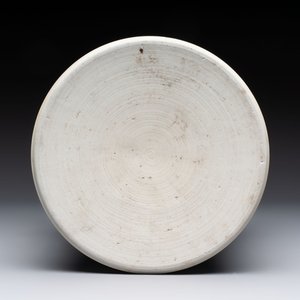 A large Chinese blue and white 'birds, bamboo and flowers' brush pot, Transitional period — foto 7