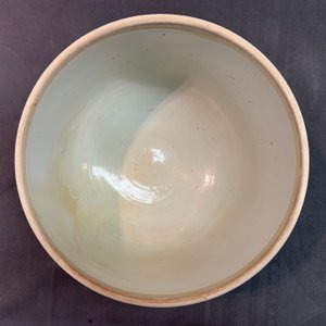 A large Chinese blue and white bowl and cover with floral design, Kangxi — 照片 11