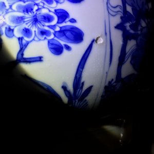 A large Chinese blue and white bowl with floral design, Kangxi — photo 12