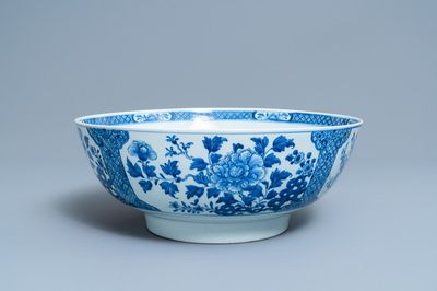 A large Chinese blue and white bowl with floral design, Qianlong