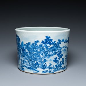 A large Chinese blue and white brush pot with a refined mountainous landscape, 18th C. — 照片 1