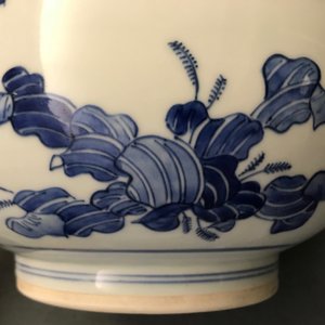 A large Chinese blue and white censer with birds among blossoms, Transitional period — 照片 12