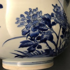 A large Chinese blue and white censer with birds among blossoms, Transitional period — 照片 14
