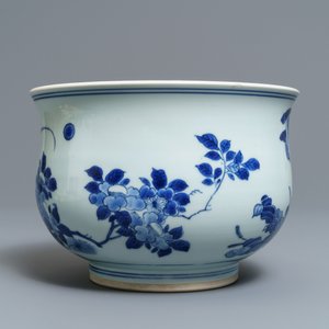 A large Chinese blue and white censer with birds among blossoms, Transitional period — 照片 2