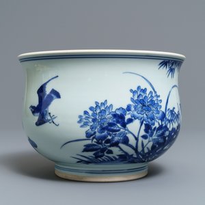 A large Chinese blue and white censer with birds among blossoms, Transitional period — 照片 4