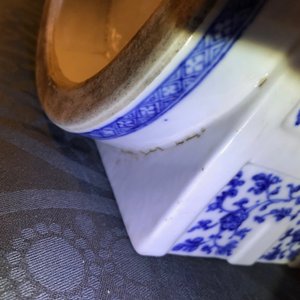 A large Chinese blue and white cong vase with lotus scrolls, 18/19th C. — photo 13