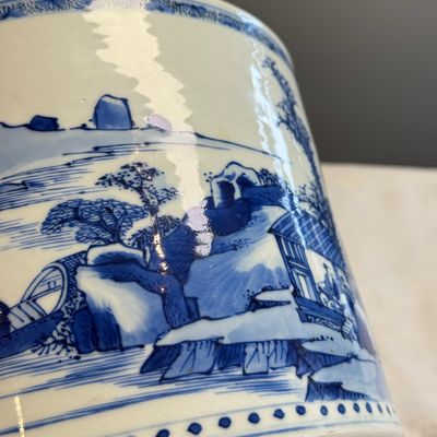  A large Chinese blue and white cylindrical tripod censer with figures in a landscape — photo 7