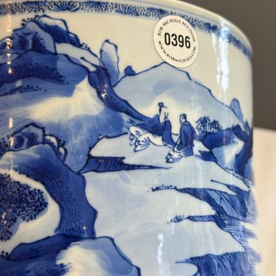  A large Chinese blue and white cylindrical tripod censer with figures in a landscape — photo 8