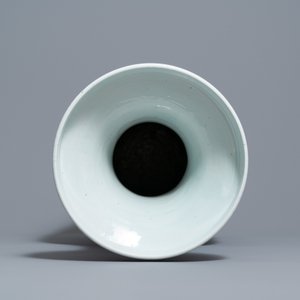 A large Chinese blue and white 'deer and crane' vase, Qianlong — 照片 6