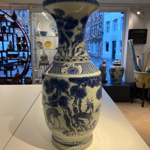 A large Chinese blue and white 'deer and crane' vase, Qianlong — 照片 9