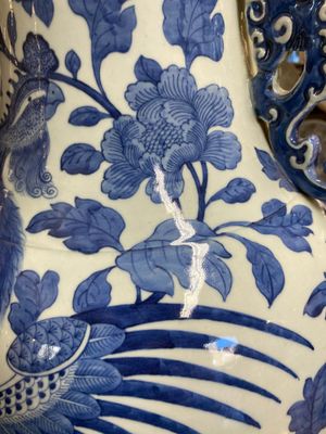 A large Chinese blue and white dragon-handled 'phoenix and peony' vase, 19th C. — photo 12