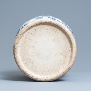 A large Chinese blue and white 'dragon' vase and cover, 19th C. — 照片 6