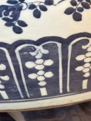 A large Chinese blue and white fish bowl with birds, deer, insects and flowering branches, 19th C. — photo 16
