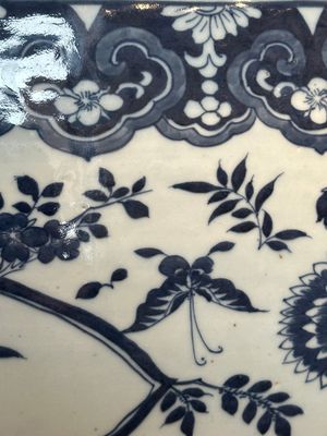A large Chinese blue and white fish bowl with birds, deer, insects and flowering branches, 19th C. — photo 10