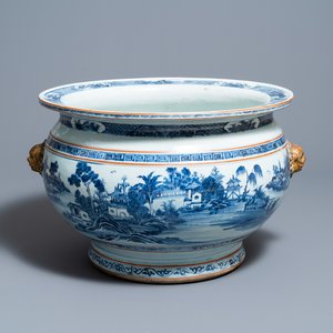 A large Chinese blue and white fish bowl with landscape design, Qianlong — photo 1