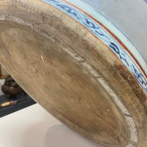 A large Chinese blue and white fish bowl with landscape design, Qianlong — photo 43