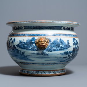 A large Chinese blue and white fish bowl with landscape design, Qianlong — photo 5