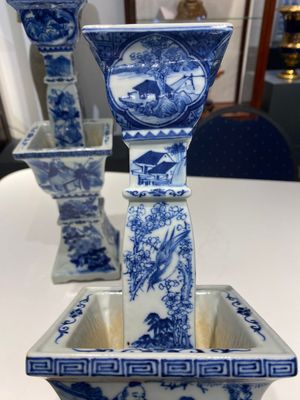 A large Chinese blue and white five-piece altar garniture, 19th C. — photo 16