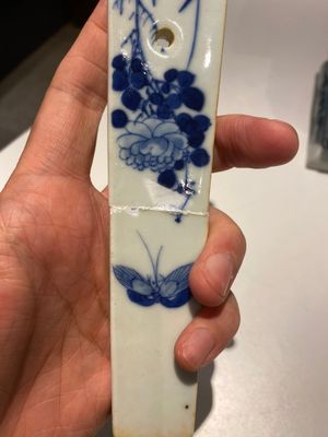 A large Chinese blue and white five-piece altar garniture, 19th C. — photo 31