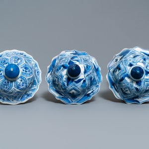 A large Chinese blue and white five-piece garniture, Kangxi — 照片 8