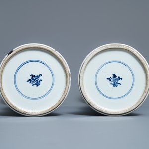 A large Chinese blue and white five-piece garniture with floral design, Kangxi — photo 6