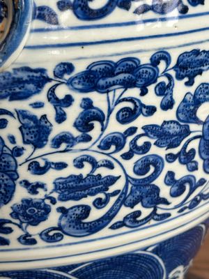 A large Chinese blue and white 'flower scroll' vase, Qianlong mark, 19th C. — photo 15