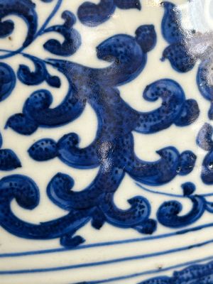 A large Chinese blue and white 'flower scroll' vase, Qianlong mark, 19th C. — photo 10