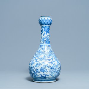 A large Chinese blue and white garlic-mouth vase, Wanli — 照片 1