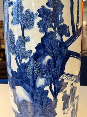 A large Chinese blue and white 'Guo Ziyi 郭子儀拜壽' rouleau vase, Kangxi — 照片 15