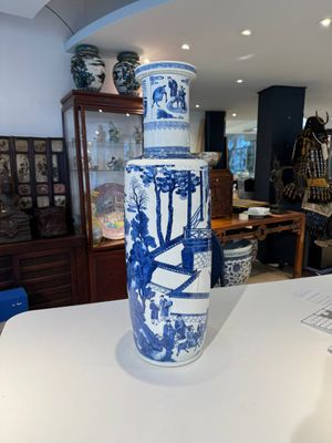 A large Chinese blue and white 'Guo Ziyi 郭子儀拜壽' rouleau vase, Kangxi — 照片 3